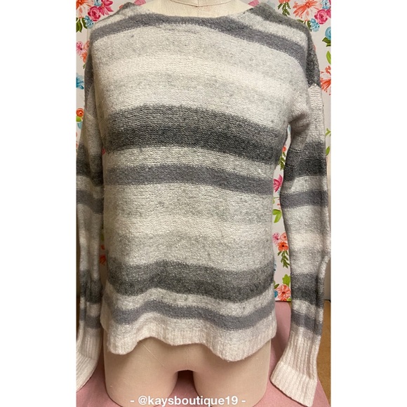 Liz Claiborne Sweaters - ✨Liz Claiborne Wool/Alpaca Sweater Size XS✨